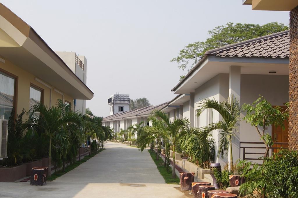Triumph Hotel Mandalay Extérieur photo