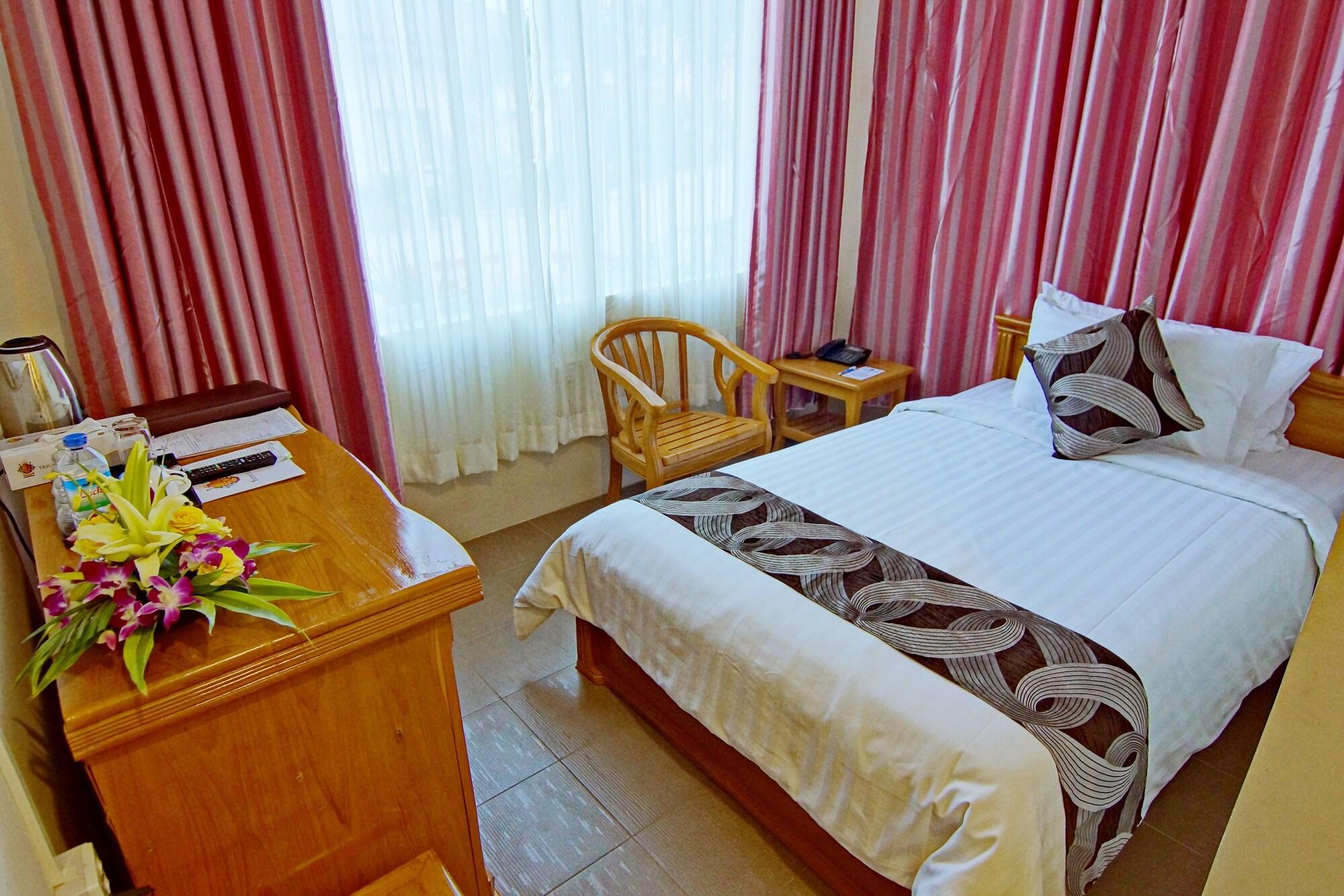 Triumph Hotel Mandalay Extérieur photo