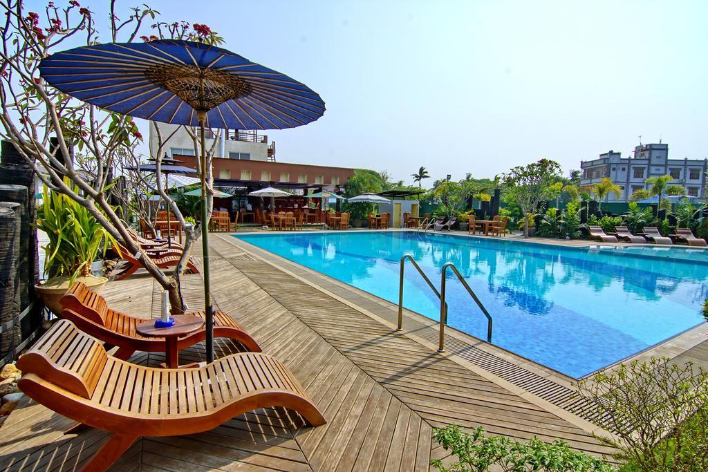 Triumph Hotel Mandalay Extérieur photo
