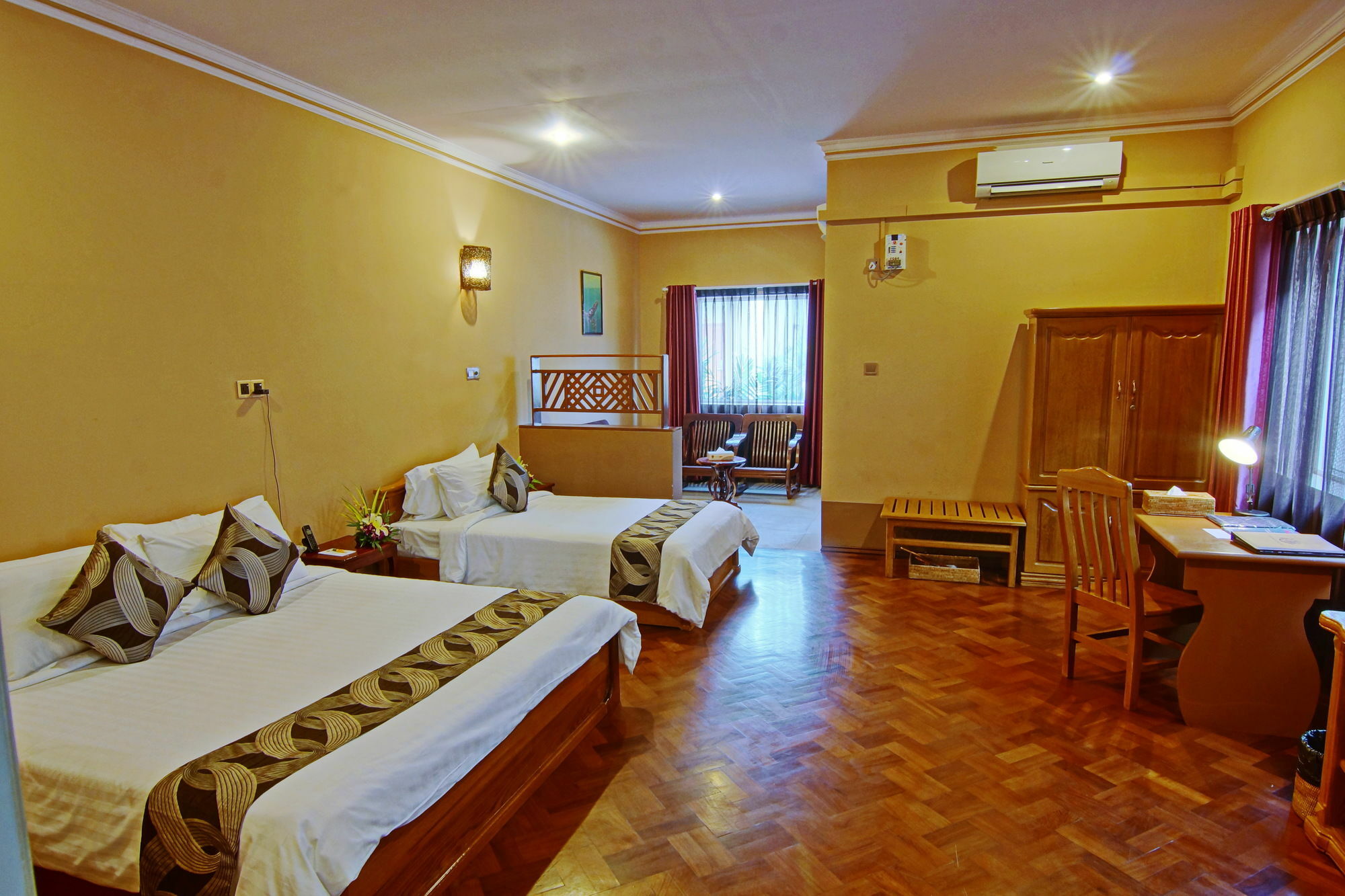 Triumph Hotel Mandalay Extérieur photo